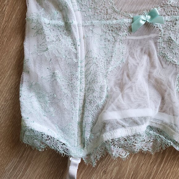 Victoria’s Secret I Do Collection Lace Bustier Corset Top Size 36D - Picture 10 of 16